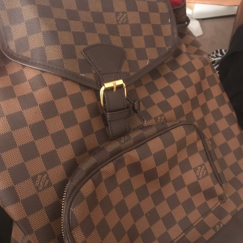 Louis Vuitton backpack will trade for belt ‼️